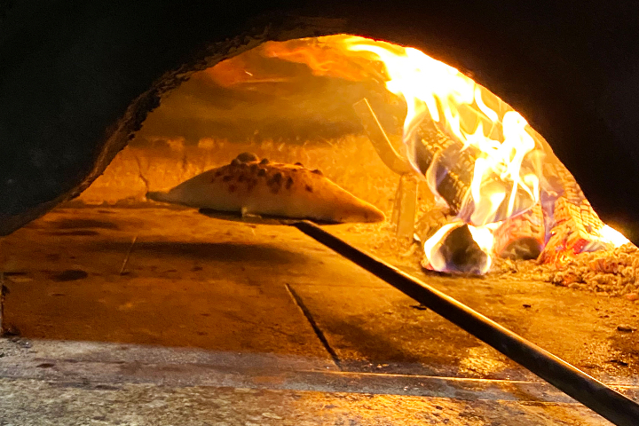 Pizza Calzone - La Tonnella