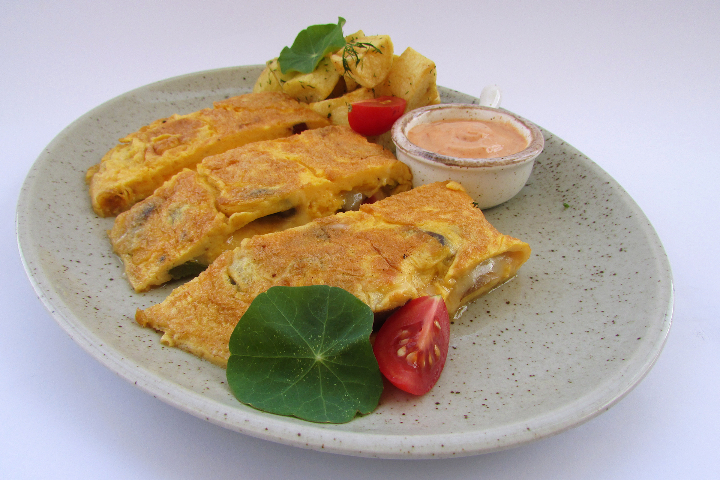 Vegetarische Omelette + Beilage - Lunch & Dinner KLG