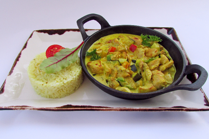 geschnitztes Truthahnfilet mit Kokosmilch und Curry - Lunch & Dinner KLG