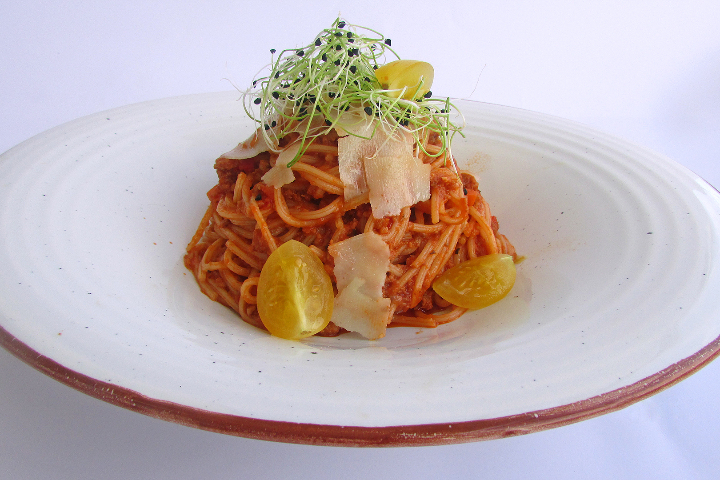 Spaghetti a la Bolognese - Lunch & Dinner KLG