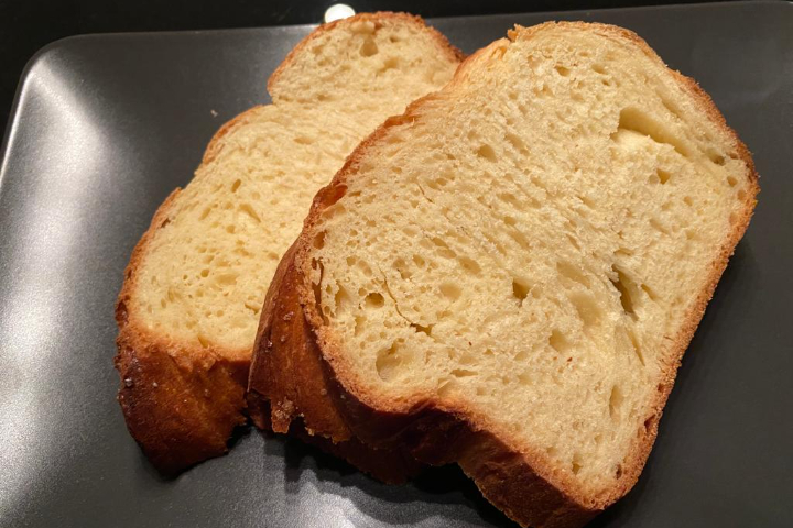 Geschnittenes Hausgemachtes Brot - Lunch & Dinner KLG