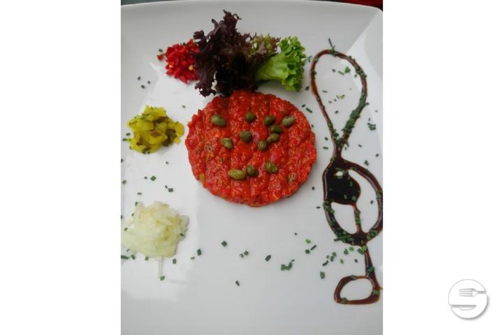 Rindstatar mit Toast und Butter - Brasserie Lorzenhof