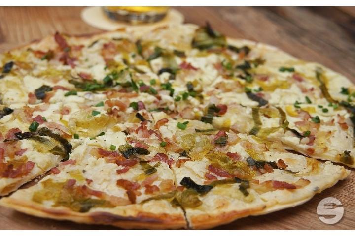 Flammkuchen Nature das Original - Brasserie Lorzenhof