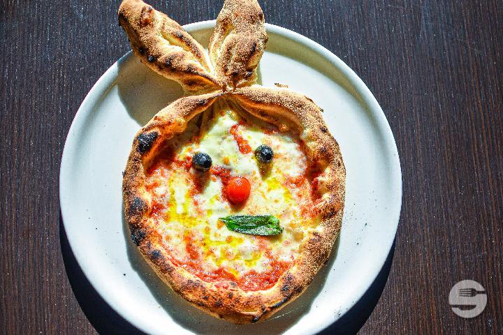 Pizza Bugs Bunny - Auberge de Montherod