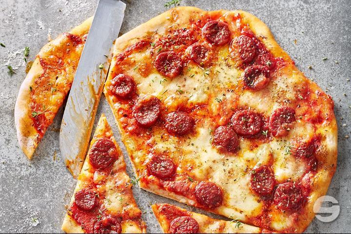 Pizza Chorizo - Derik Kebab