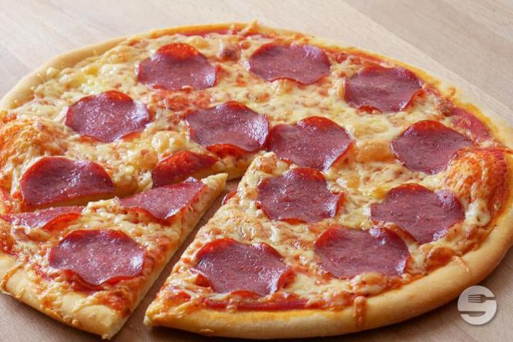 Pizza Salami - Derik Kebab