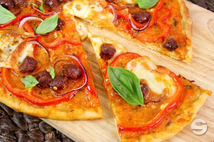 Pizza Tunisienne - Derik Kebab