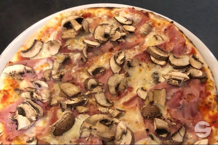Pizza Regina - Suprême Pizza
