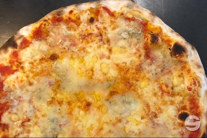 Pizza 4 Fromages - Suprême Pizza