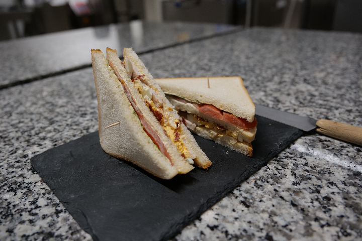 Club Sandwich Poulet Bacon - Castrischer