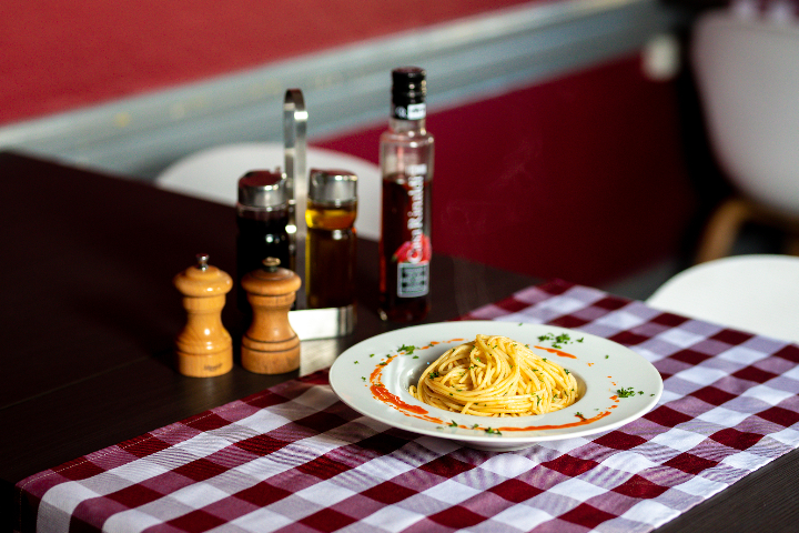 Spaghetti with Garlic Oil and Chilli - Le Bar du Coq