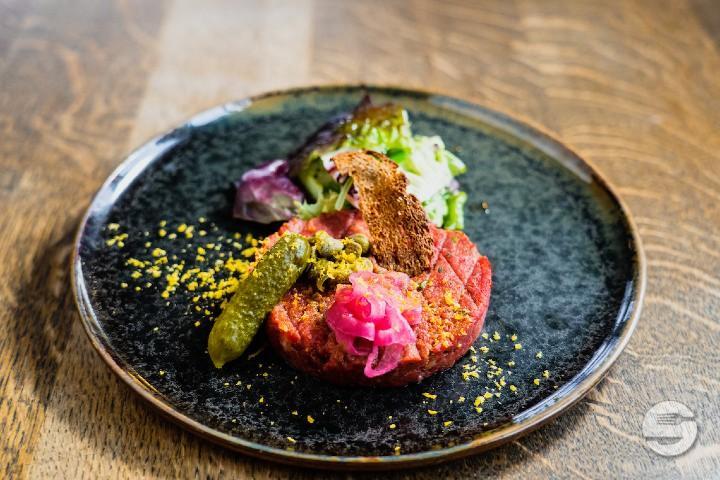 Beef tartare "Helvetia" (small portion) - Helvetia