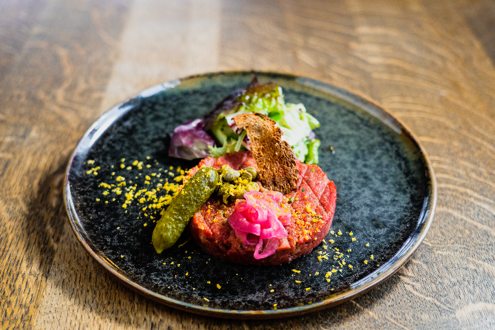 Beef tartare "Helvetia" (large portion) - Helvetia