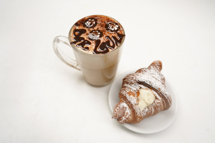 Caffè Latte - Bar Laura Breakfast
