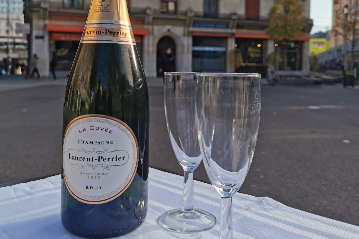 Laurent Perrier Brut - Thai Family