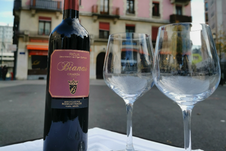 Rioja, Bodegas Ugalde - Thai Family