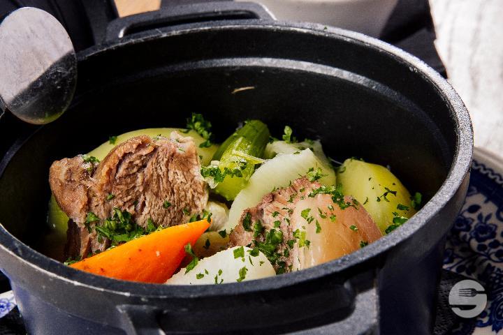 Calf's Head and Small Vegetables and Potatoes - Bistrot Métropole