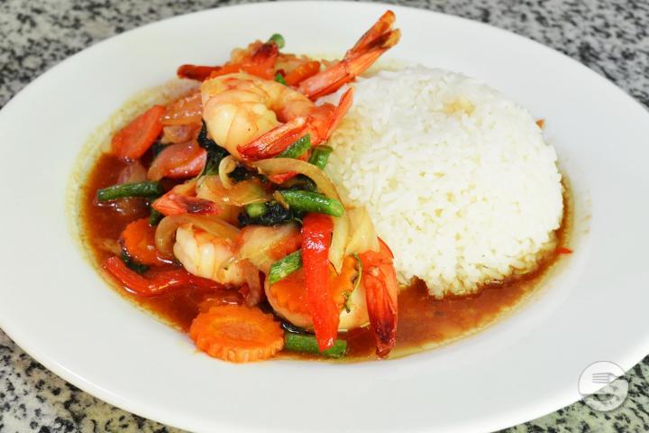 Thai Basil Shrimps with Rice - Hello Bangkok