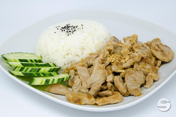 Garlic Beef Stir-Fry with Rice - Hello Bangkok