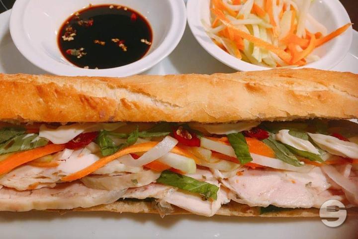 Vietnam sandwich with tofu - Rice & More