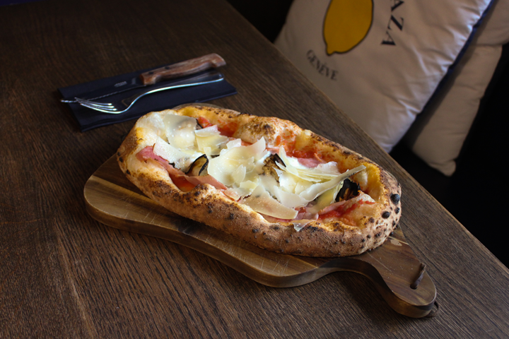 Pizza A Parmigiana da Nonna - Osteria Zaza