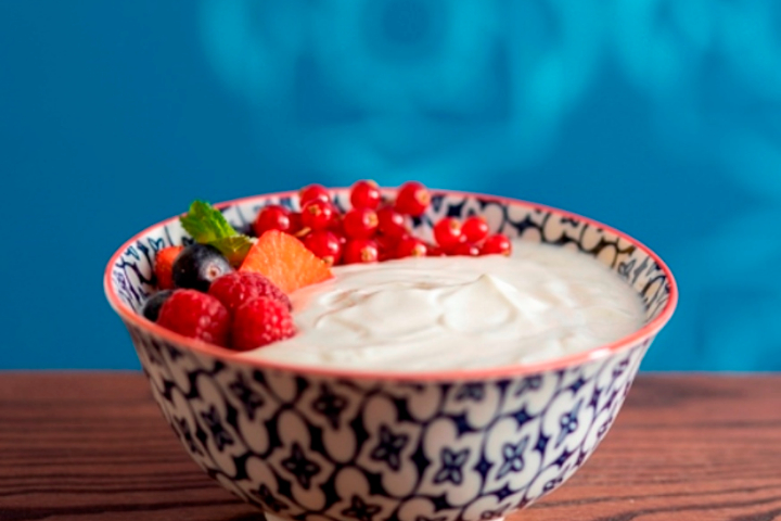 Protein Joghurt Heidelbeer-Erdbeere - Food Market Zähringerstrasse