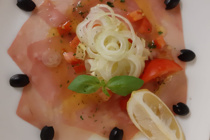 Carpaccio di tonno - Ristorante Pizzeria Pulcinella