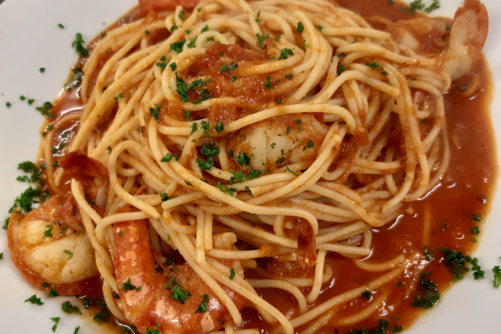 Spaghetti gamberoni - Ristorante Pizzeria Pulcinella