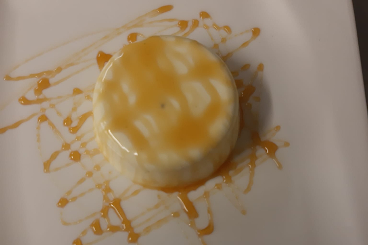 Panna Cotta mit Caramelsauce - Ristorante Pizzeria Pulcinella