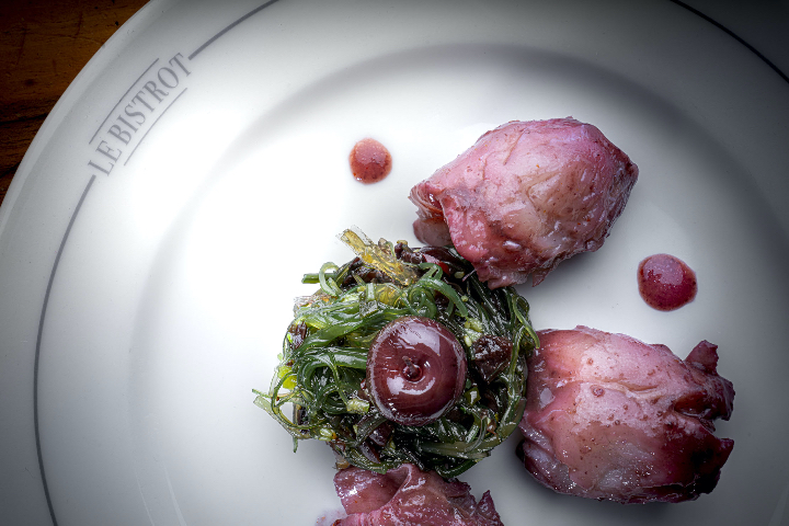 Ceviche de daurade, cerises en pickles du Bistrot - Le Bistrot le Lion d'Or
