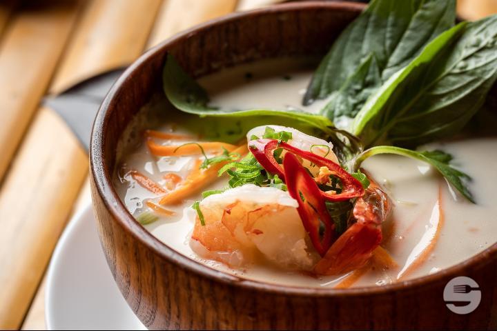 1.2 Soupe au Poulet et au Coco Frais - Nguyen - Saveurs du Vietnam