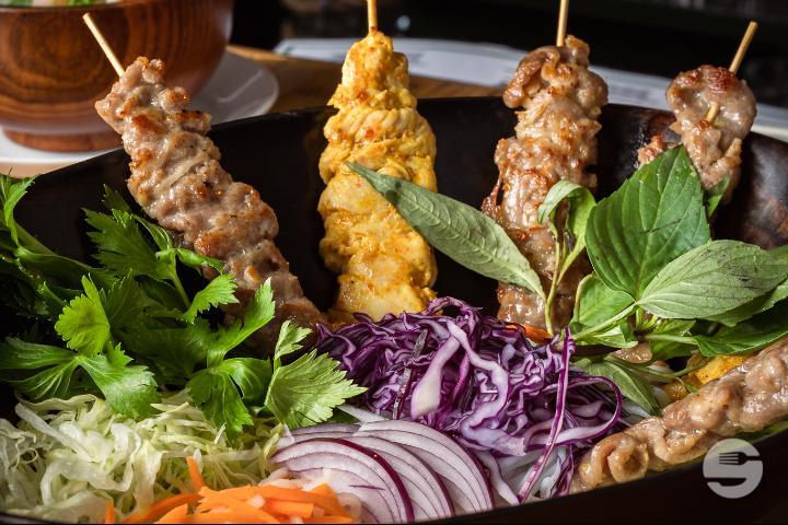 1.17 Brochettes de Porc Grillées - Nguyen - Saveurs du Vietnam