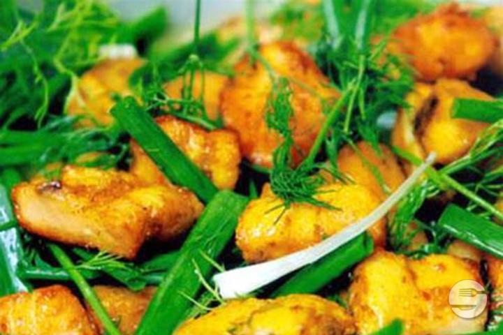 2.13 Gambas Grillés Servis avec Deux Saucisses de Crevettes - Nguyen - Saveurs du Vietnam
