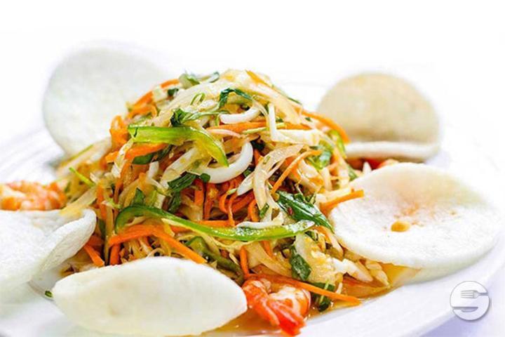 12.4 Salade aux Boulettes de Porc et aux Escagots Noirs - Nguyen - Saveurs du Vietnam