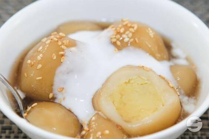 4.3 Boules de Riz Gluant Farcies de Mélange de Pâte d’Haricots Verts et de Coco - Nguyen - Saveurs du Vietnam