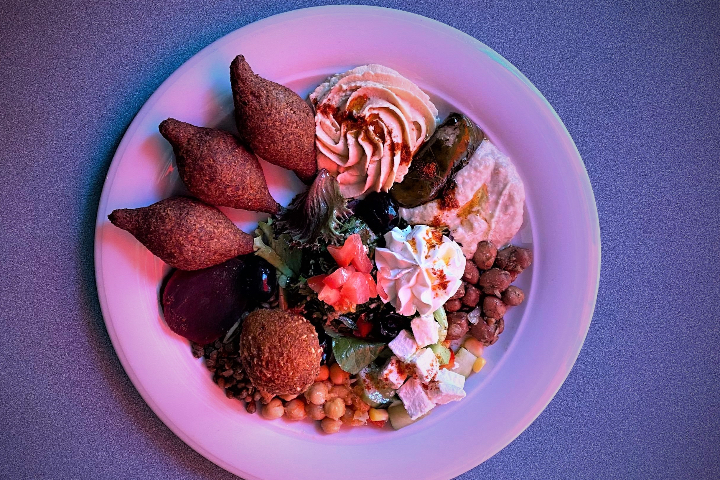 Assiette de Kebbes - Madagascar Family