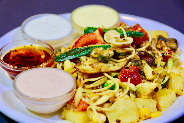 Mediterraner Teller - Dschingis Mongolian Barbecue Bern