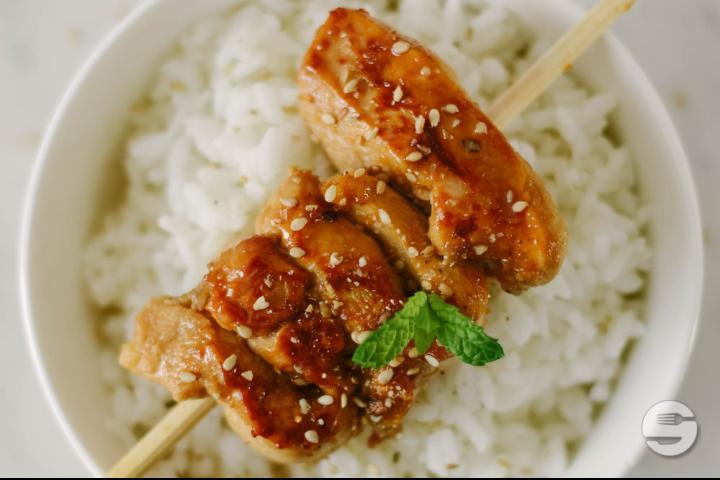 73. Riz Vinaigre avec Poulet Yakitori et Légumes - Les 4 Marronniers