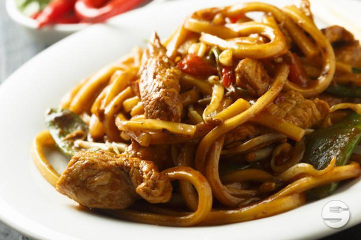 130. Nouilles Sautées au Poulet - Les 4 Marronniers