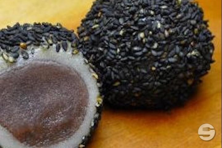 7. Mochi au Sésame Noir et Haricots Rouges - Les 4 Marronniers