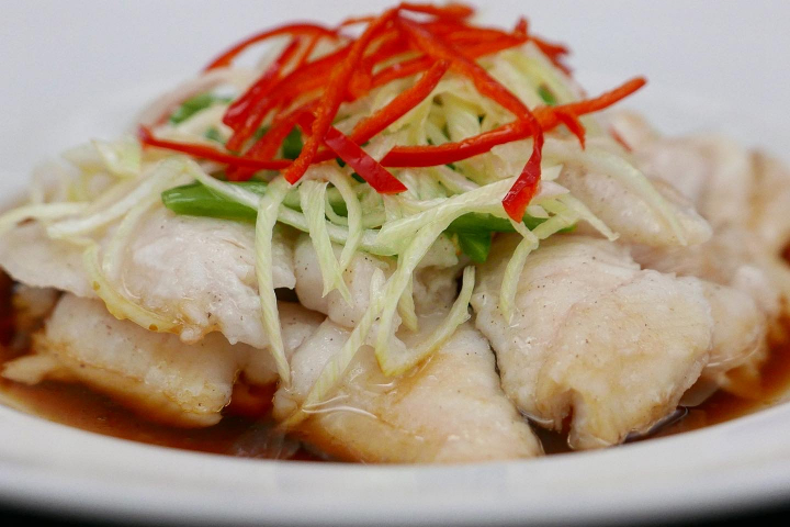 Steamed seabass fillet 清蒸无骨海鲈鱼 - Le Cuisine
