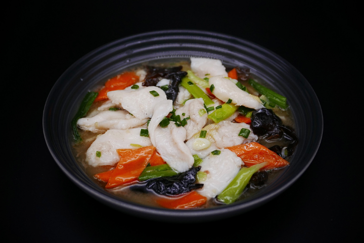 Fish with black fungus 木耳鱼片 - Le Cuisine