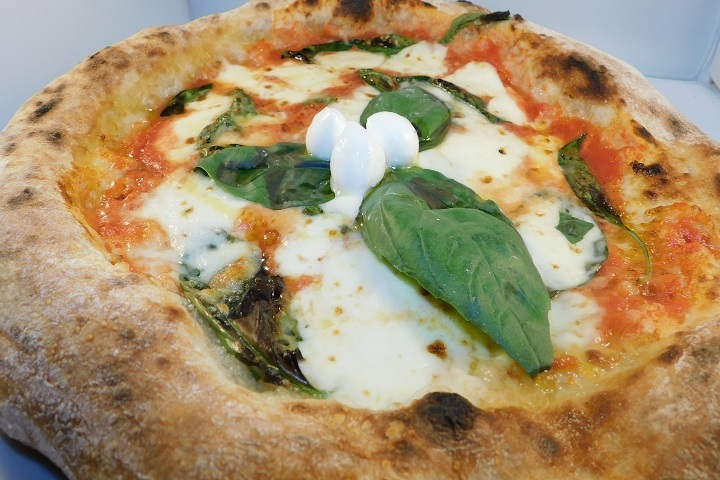 Pizza Margherita - Artigiano Cafe