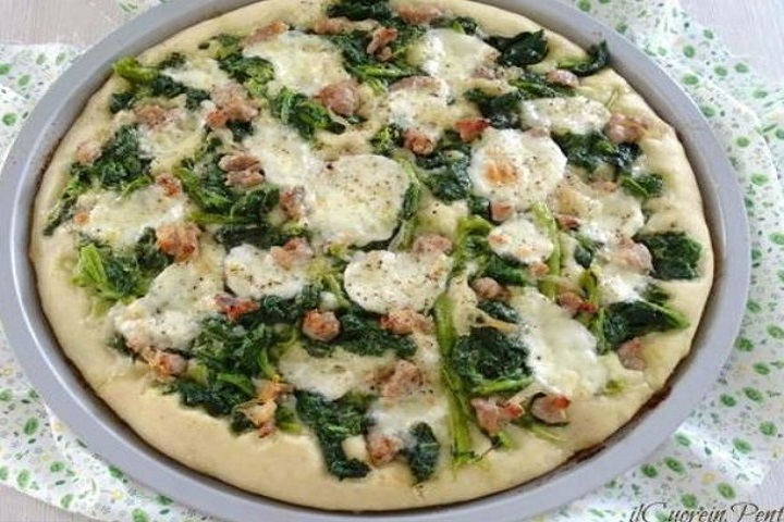 Pizza Salsiccia e Friarielli Bianca - Artigiano Cafe