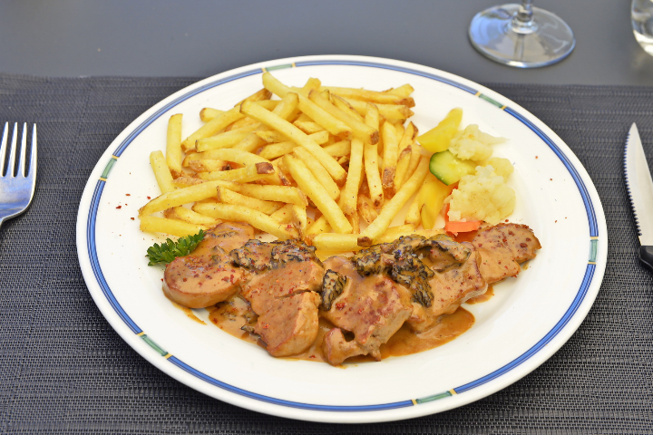 Pork Tenderloin with Morels and French Fries - Le Chalet des Bains