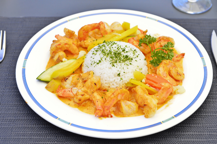 Gambas Curry and Coco - Le Chalet des Bains