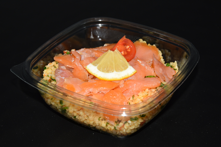 Salad Garnished with Salmon - Pause Gourmande
