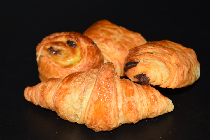 Mini Chocolate Puff Pastry Roll - Pause Gourmande