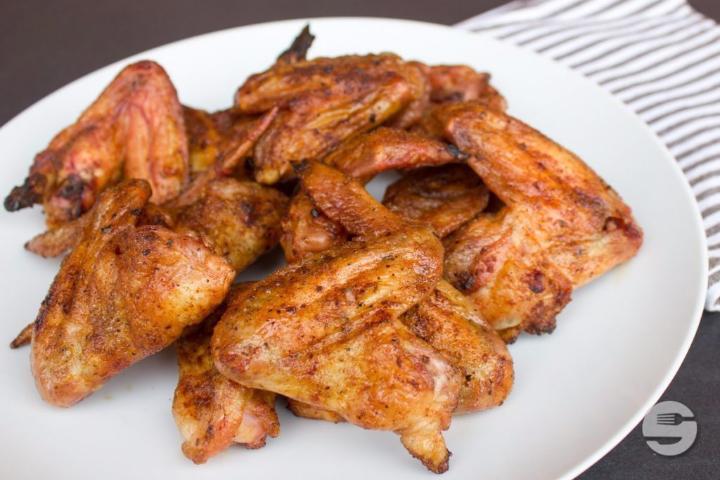 8 Chicken Wings - Pizza Avenue
