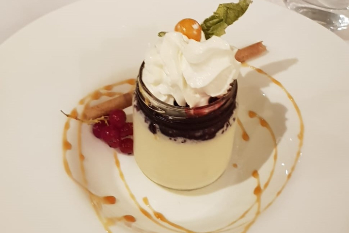 Panna Cotta con frutta di bosco - Restaurant Allegro